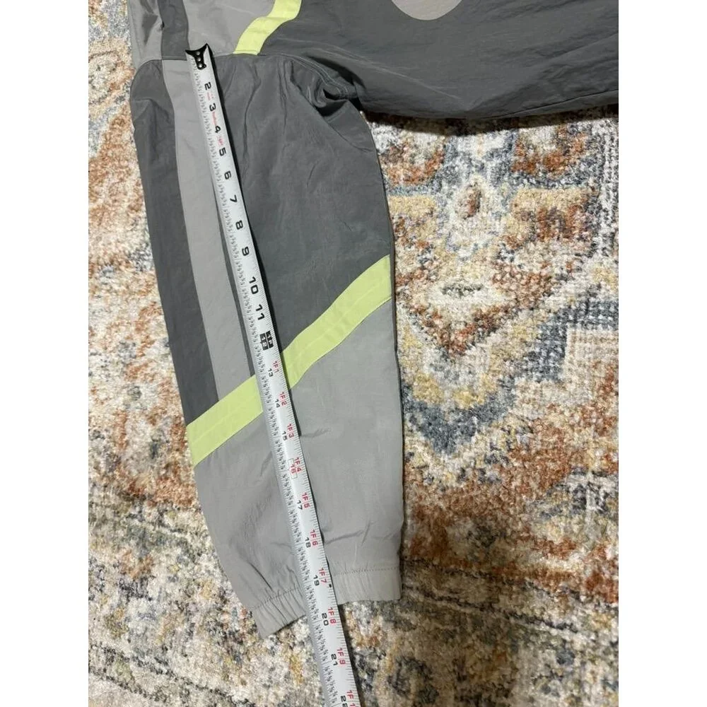 NIKE Windbreaker‎ Jacket Womens Large Gray Reflective Oversized Full Zip NEW